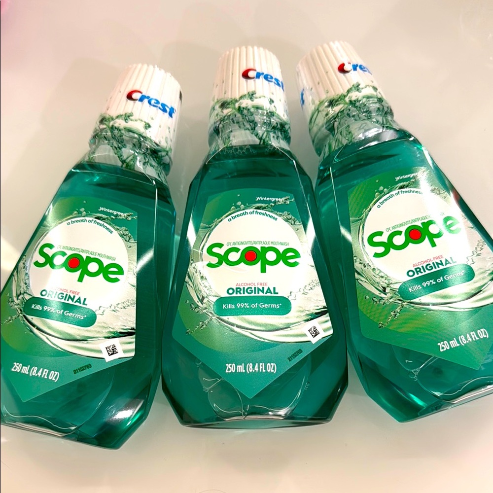 Crest Scope Original Mouthwash in Green Bottle